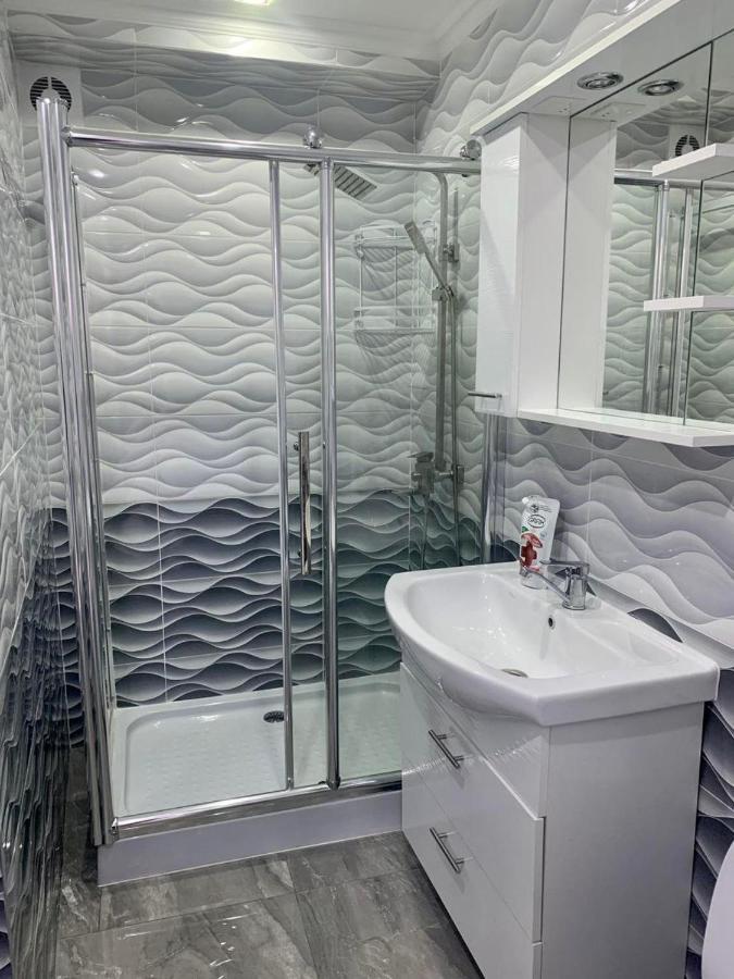 Apartament On Lev Tolstoi 43B! Apartman Kisinyov Kültér fotó